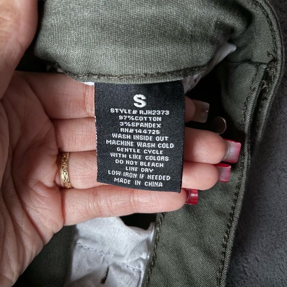 Cargo Skinny Jeans from Fashion Nova in a size Small (26-27 waist) - Picture 5 of 5